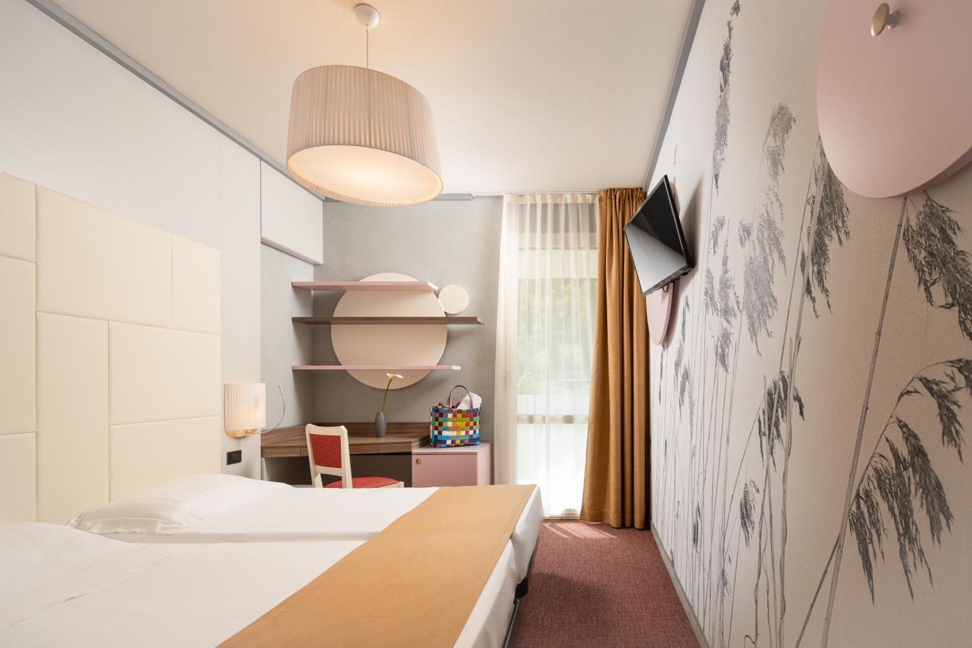 Hotel La Perla - Bike Hotel Гарда Екстериор снимка