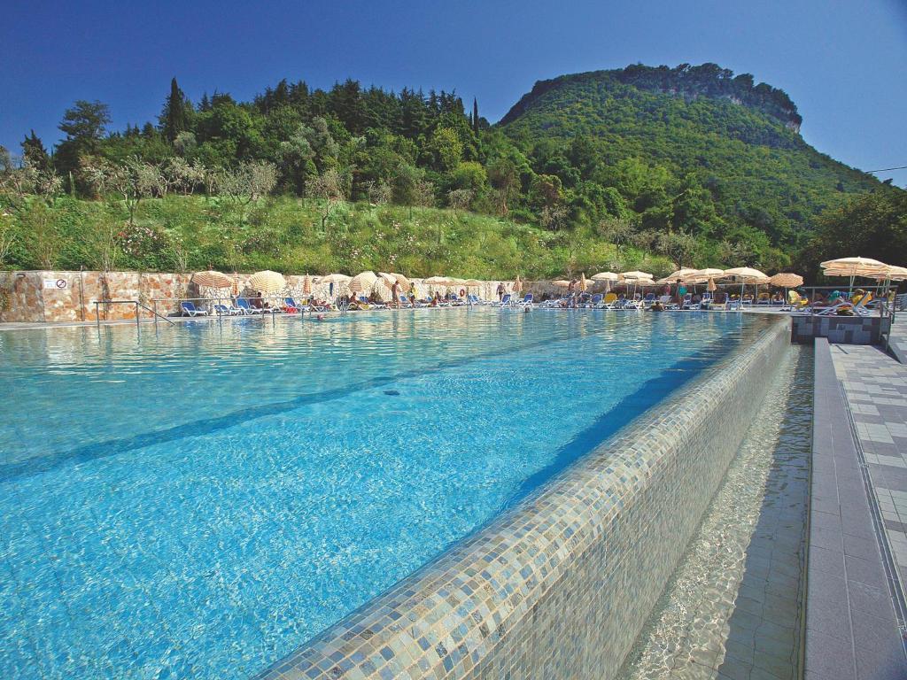 Hotel La Perla - Bike Hotel Гарда Екстериор снимка