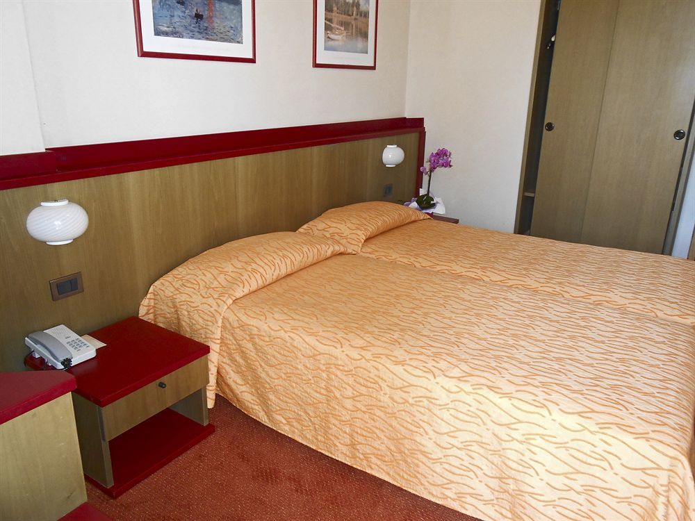 Hotel La Perla - Bike Hotel Гарда Екстериор снимка