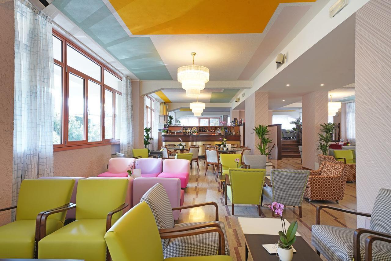 Hotel La Perla - Bike Hotel Гарда Екстериор снимка