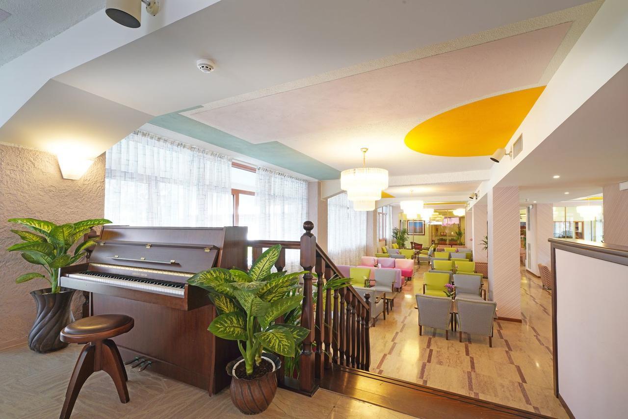 Hotel La Perla - Bike Hotel Гарда Екстериор снимка