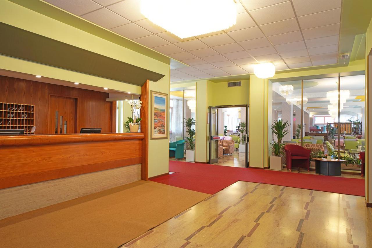 Hotel La Perla - Bike Hotel Гарда Екстериор снимка