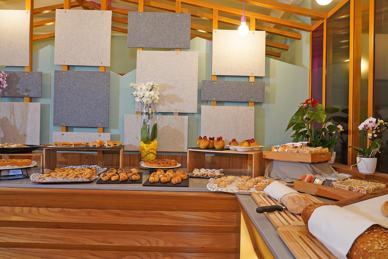 Hotel La Perla - Bike Hotel Гарда Екстериор снимка