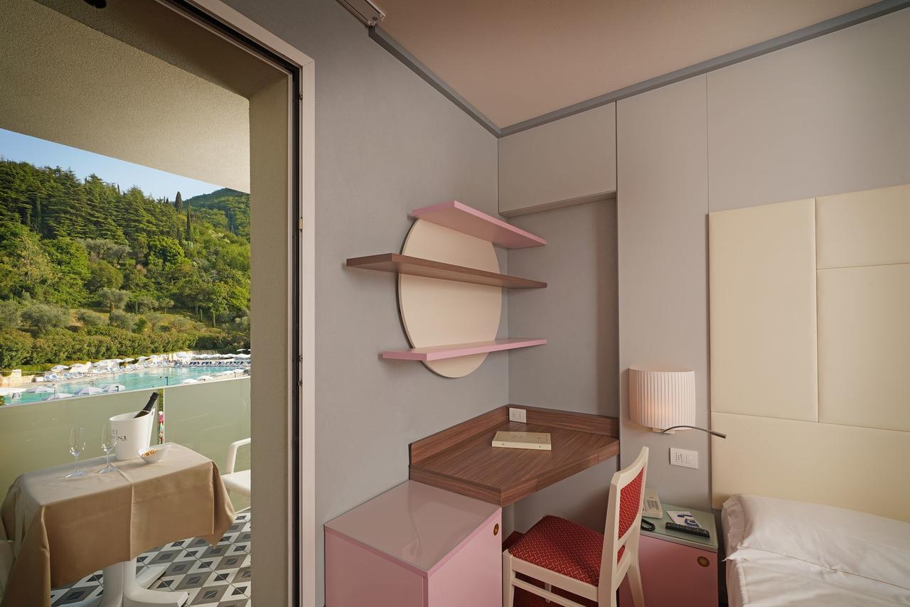 Hotel La Perla - Bike Hotel Гарда Екстериор снимка