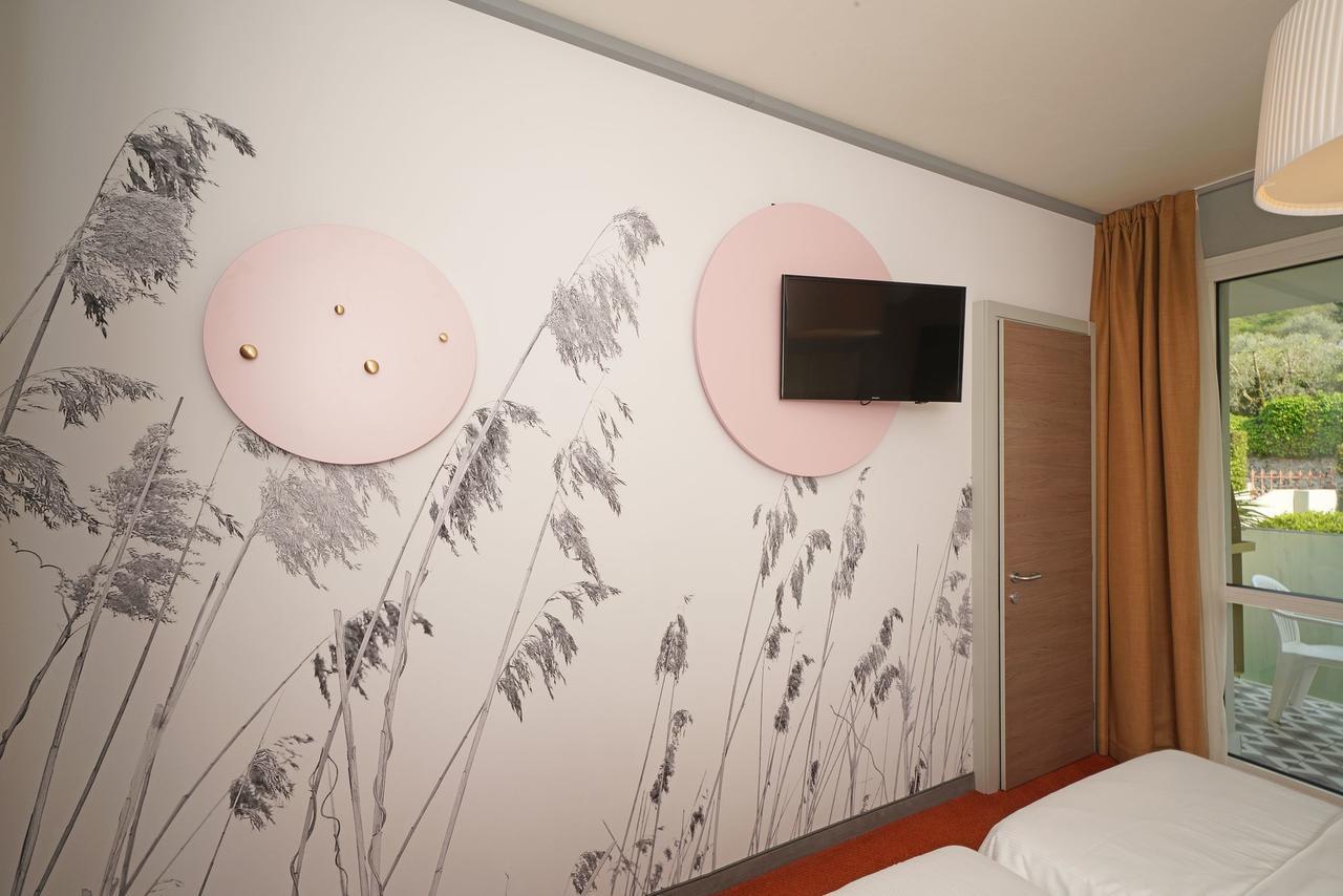 Hotel La Perla - Bike Hotel Гарда Екстериор снимка