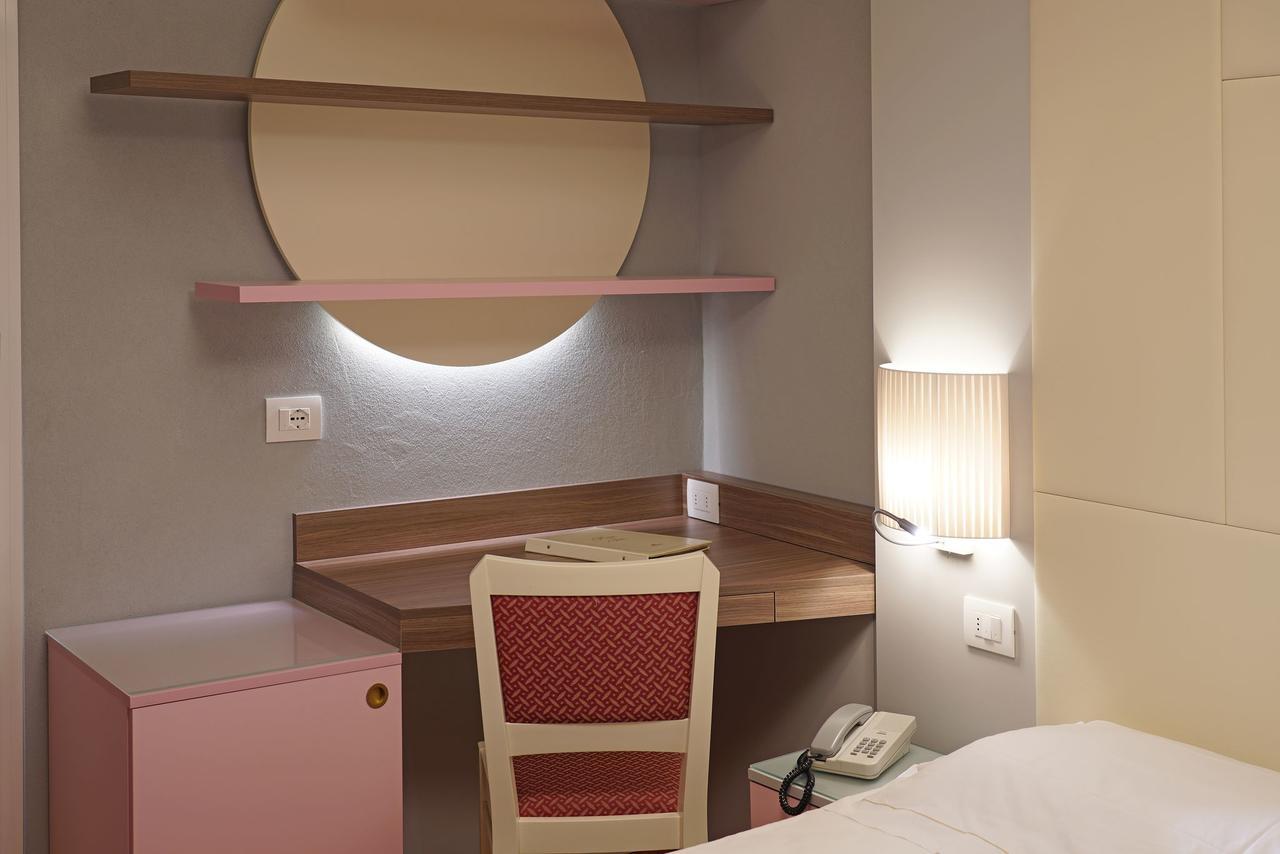 Hotel La Perla - Bike Hotel Гарда Екстериор снимка