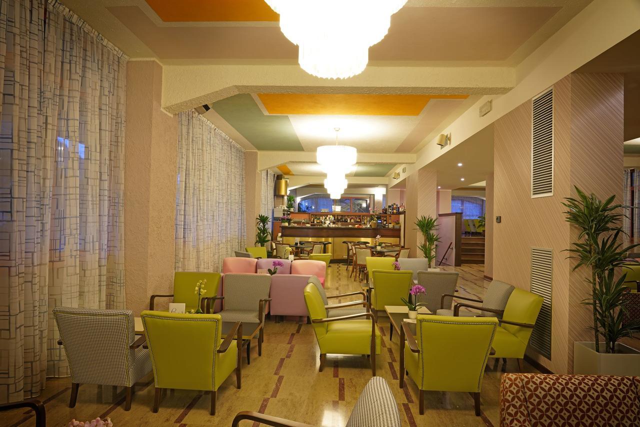 Hotel La Perla - Bike Hotel Гарда Екстериор снимка