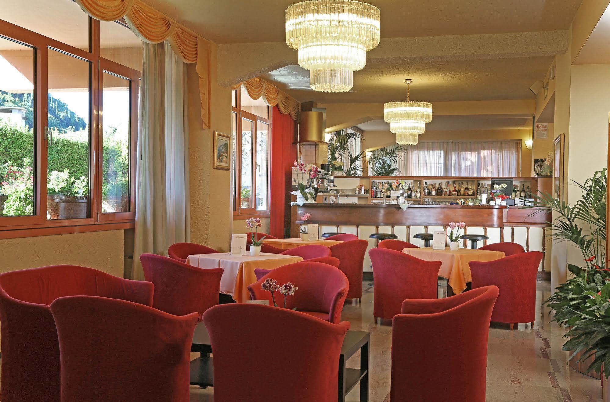 Hotel La Perla - Bike Hotel Гарда Екстериор снимка