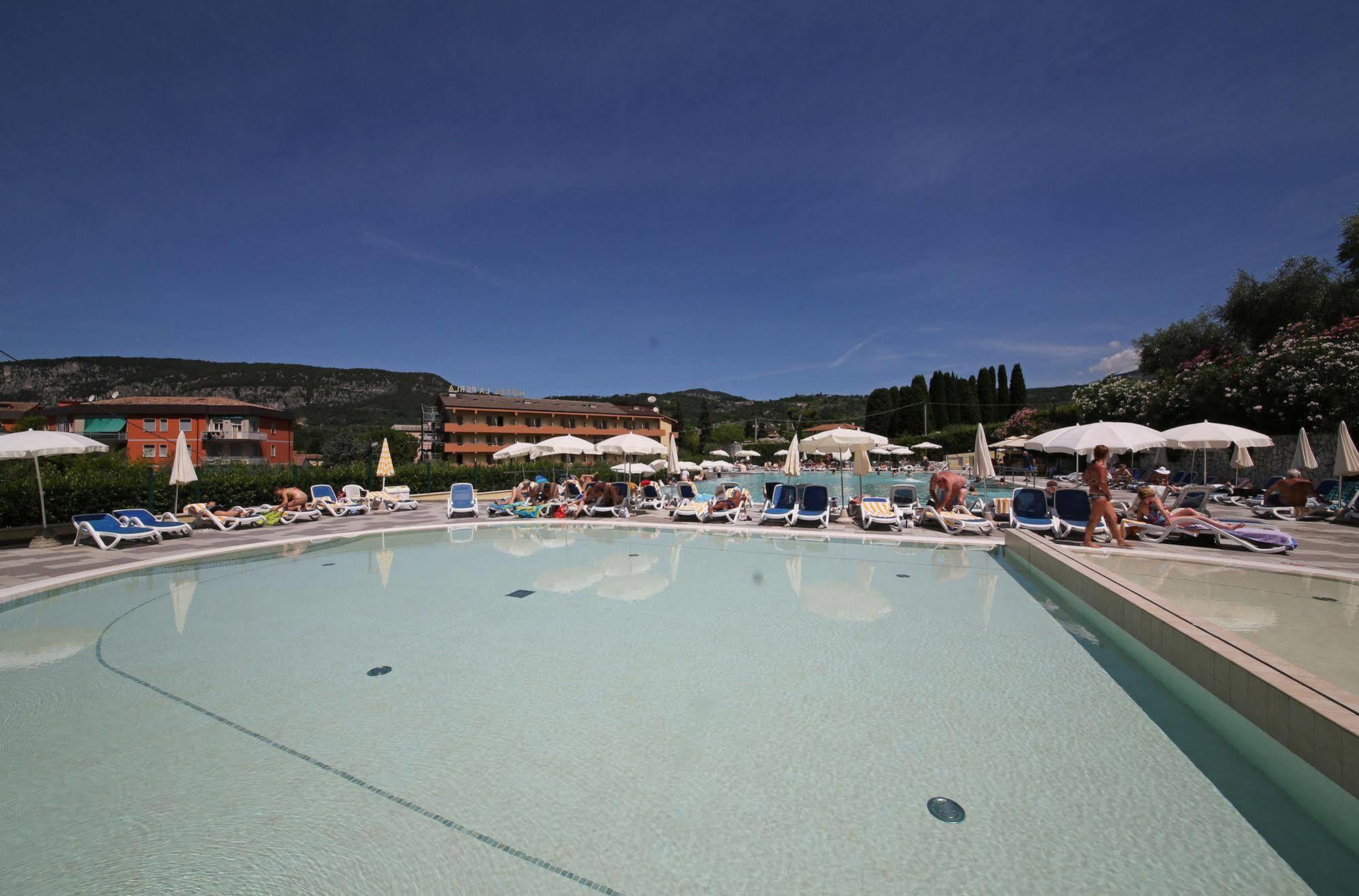 Hotel La Perla - Bike Hotel Гарда Екстериор снимка